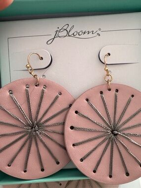 bloom Dusty Pink Leather Circle Earrings with Silver Thread Starburst